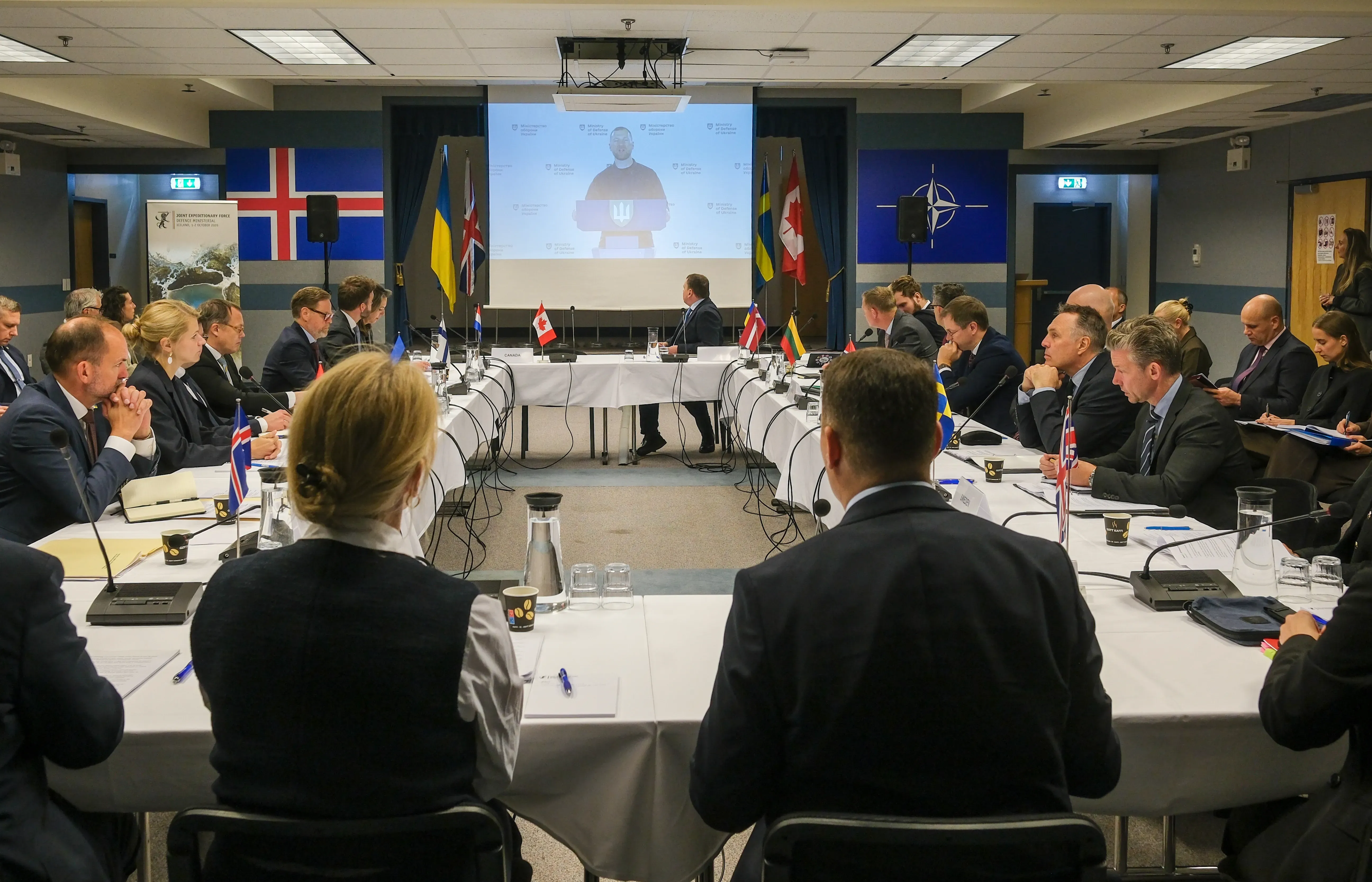 Reunión de representantes de la JEF ante una videoconferencia con Ucrania.